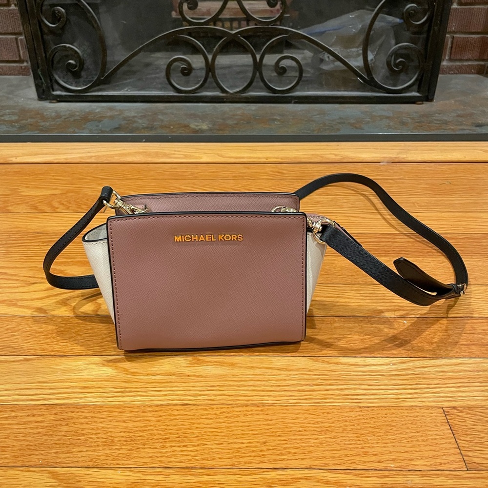 Michael Kors rosy pink, black, and white colorblock purse with crossbody strap 🤍